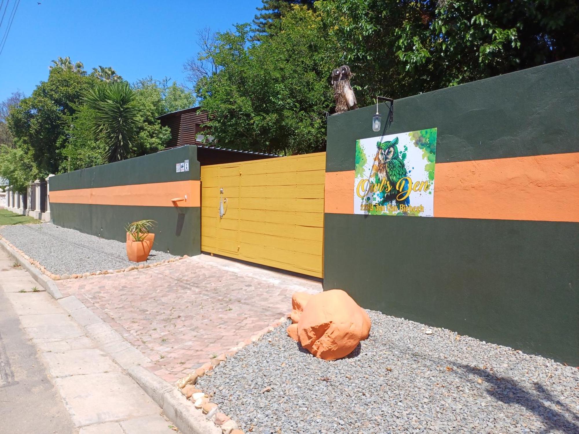 Owl'S Den 2 Apartment Oudtshoorn Exterior photo